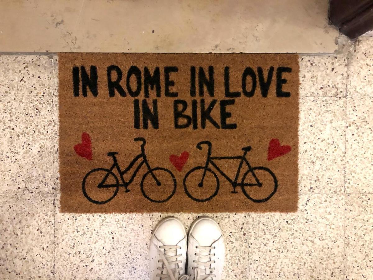 In Rome In Love In Bike Bagian luar foto